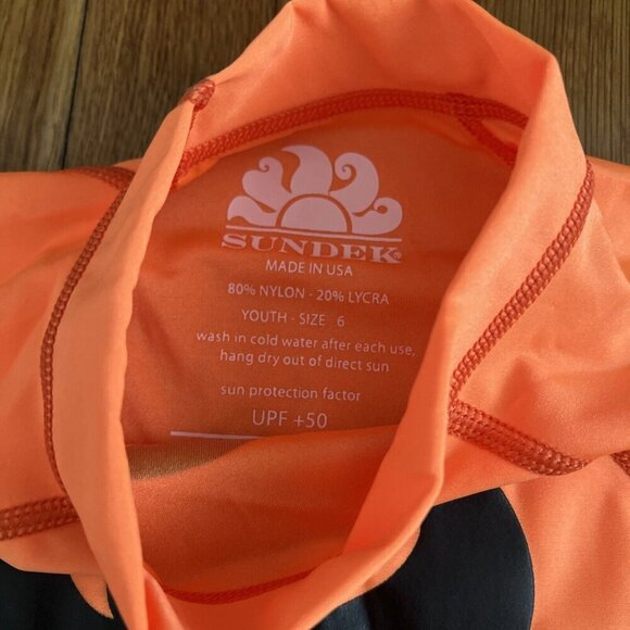SUNDEK 50+ UV Protection Long Sleeve Orange T-shirt Rash Guard Size 6 - Picture 5 of 5